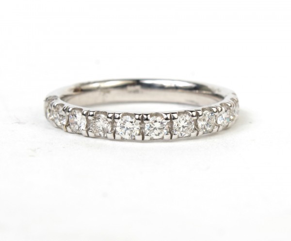 14K WHITE GOLD DIAMOND BAND