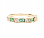 14K YELLOW GOLD DIAMOND AND EMERALD STACKABLE RING