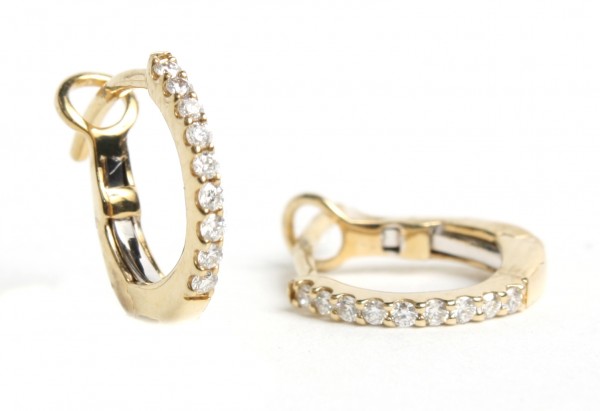 14K YELLOW GOLD DIAMOND HUGGIE EARRINGS