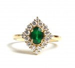 18K YELLOW GOLD DIAMOND AND EMERALD RING