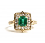 18K YELLOW GOLD DIAMOND AND EMERALD RING