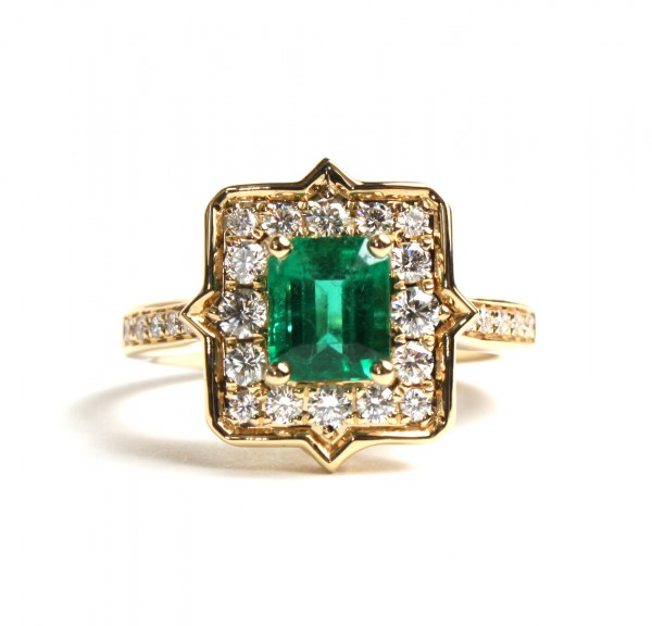 18K YELLOW GOLD DIAMOND AND EMERALD RING