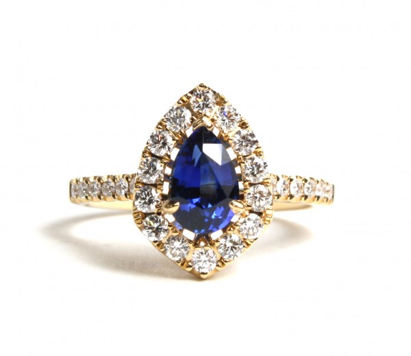 18K YELLOW GOLD DIAMOND AND SAPPHIRE RING