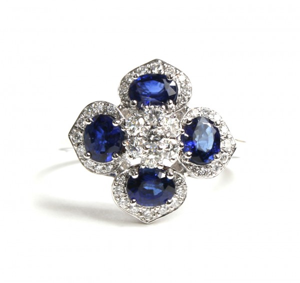 18K WHITE GOLD DIAMOND AND SAPPHIRE RING