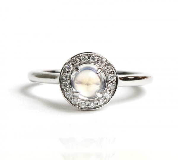 14K WHITE GOLD DIAMOND AND MOONSTONE RING