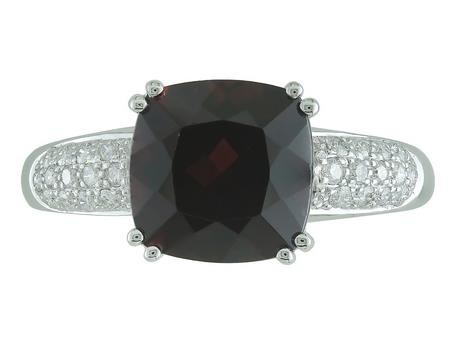 14K WHITE GOLD DIAMOND AND GARNET RING