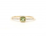 14K YELLOW GOLD DIAMOND AND PERIDOT RING