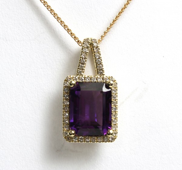 14K YELLOW GOLD DIAMOND AND AMETHYST PENDANT