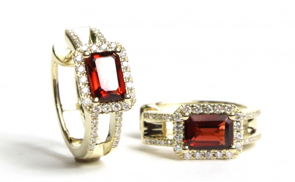 14K YELLOW GOLD DIAMOND AND GARNET EARRINGS