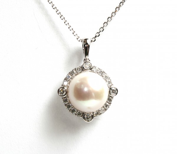 14K WHITE GOLD DIAMOND FRESHWATER PEARL PENDANT