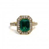 18K YELLOW GOLD EMERALD AND DIAMOND RING