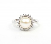 14K WHITE GOLD DIAMOND PEARL RING